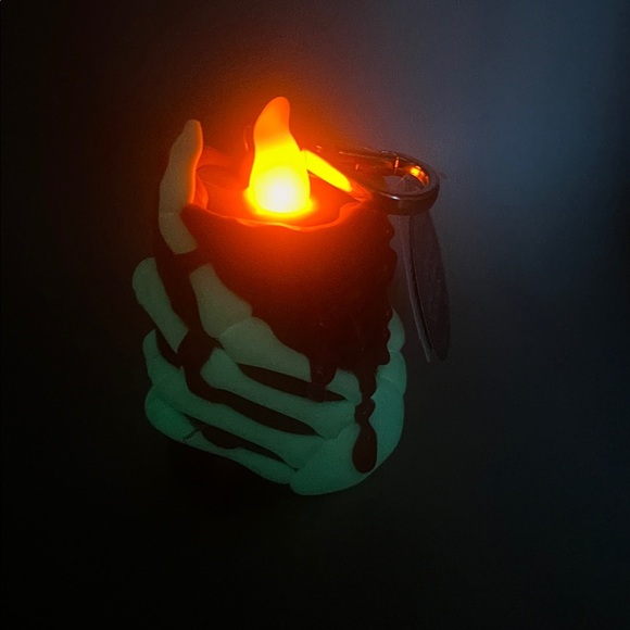 Bath And Body Works HALLOWEEN Skeleton Hand Lights/Sounds Pocketbac+2 Hand Gels - Picture 8 of 9